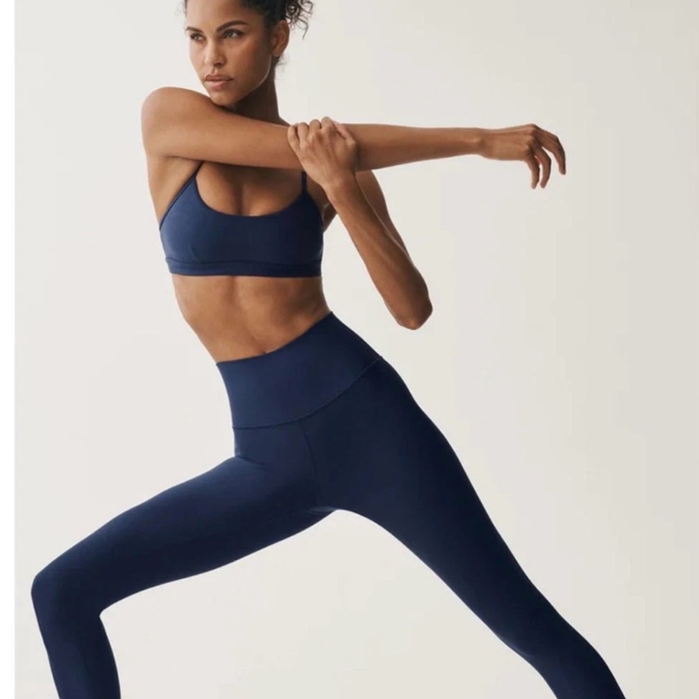 ALO Yoga High-Waist Leggings in Navy Blue